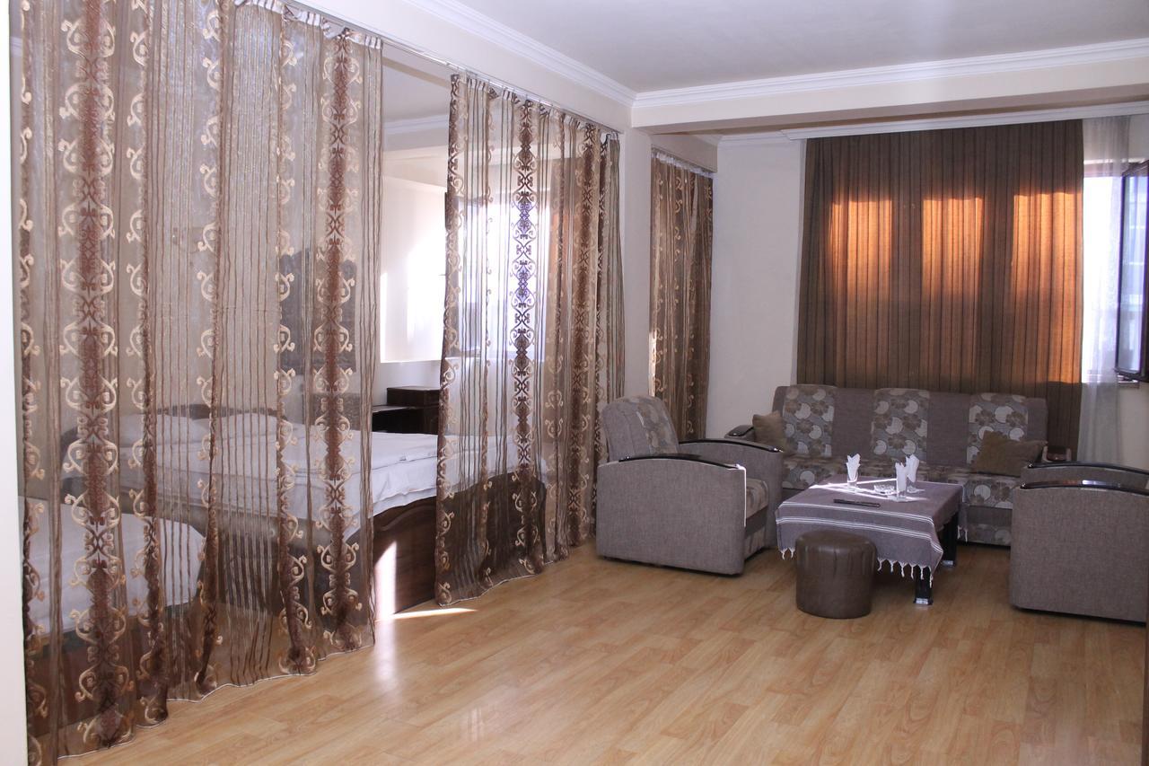 Hotel Hayat Батумі Екстер'єр фото